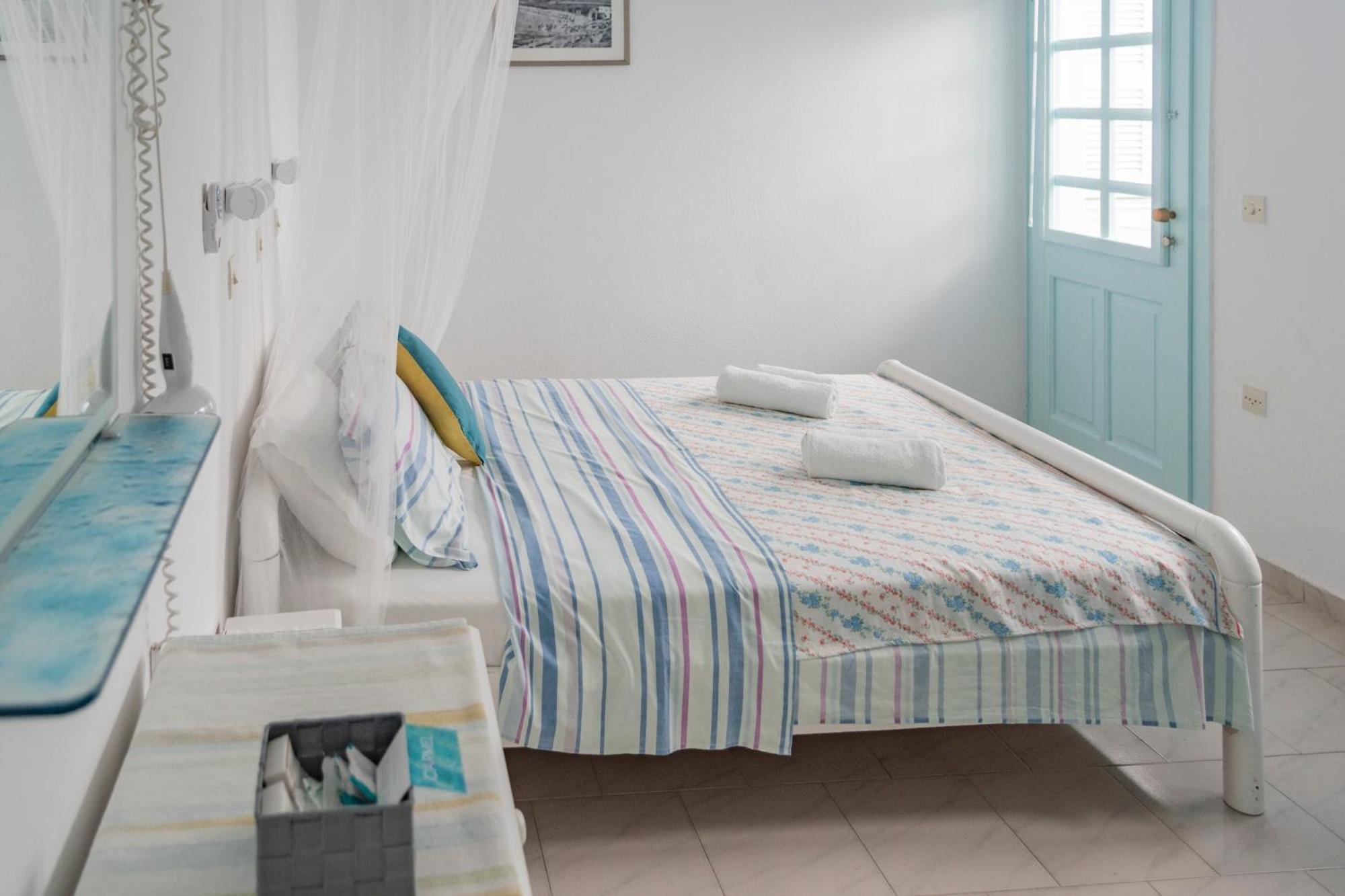 Paroscarmel Studio-Apartment Logaras Phòng bức ảnh